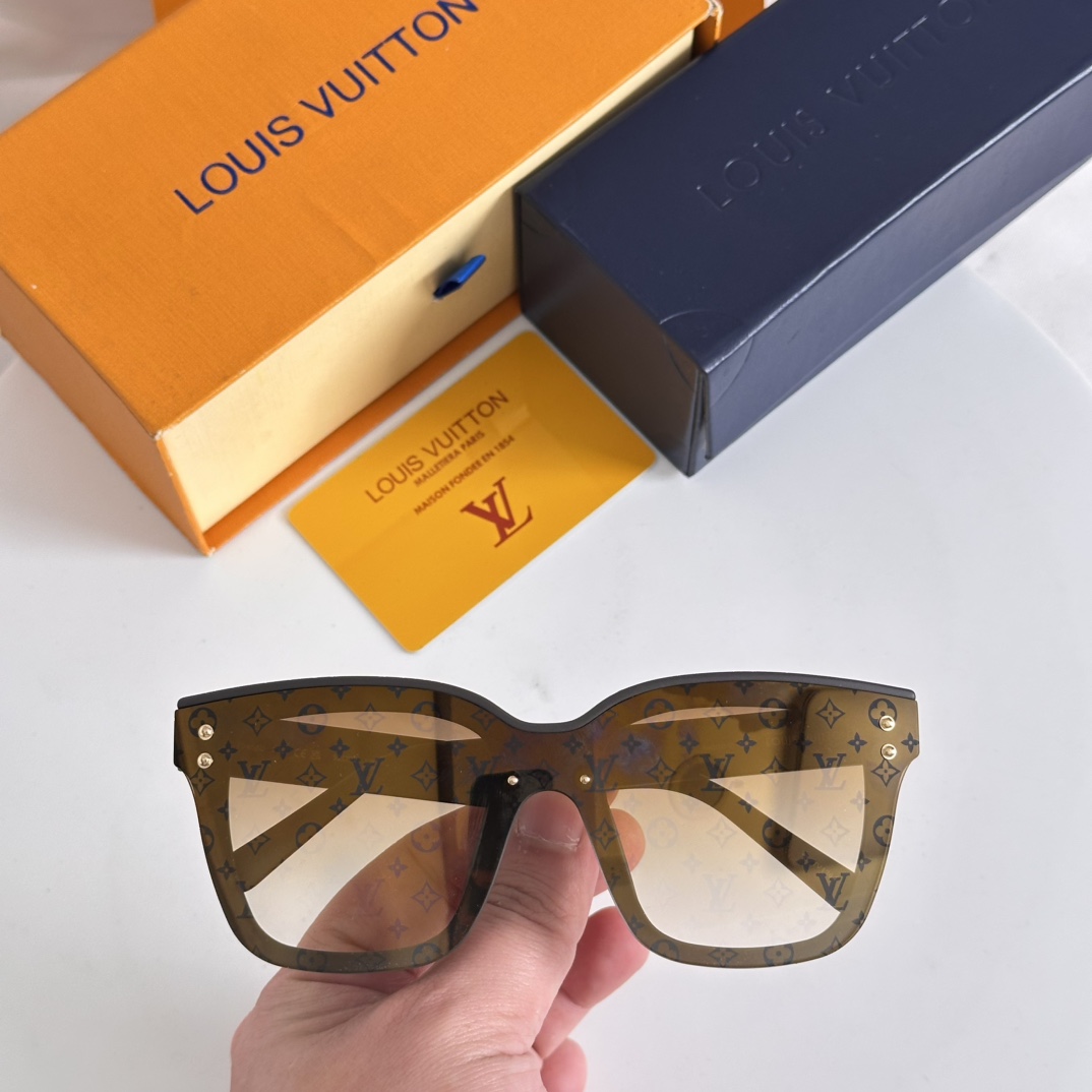 LOUIS VUITTO* Modelo: Z2455U Tamaño: 52口22-145🉐125