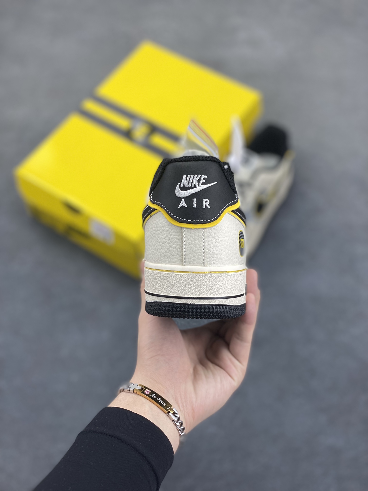 Nike Air Force 1 '07 Low "Xiaomi SU7 Ultra" Sneakers - Limited Edition 5 i1746889640 5005 3