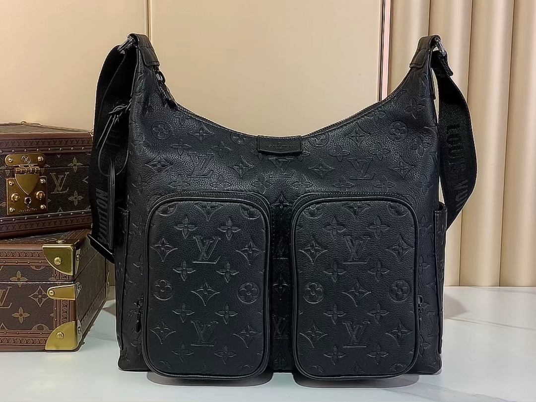 【HOBO CARGO 手袋】 M14778黑色（条纹压花）视频参考