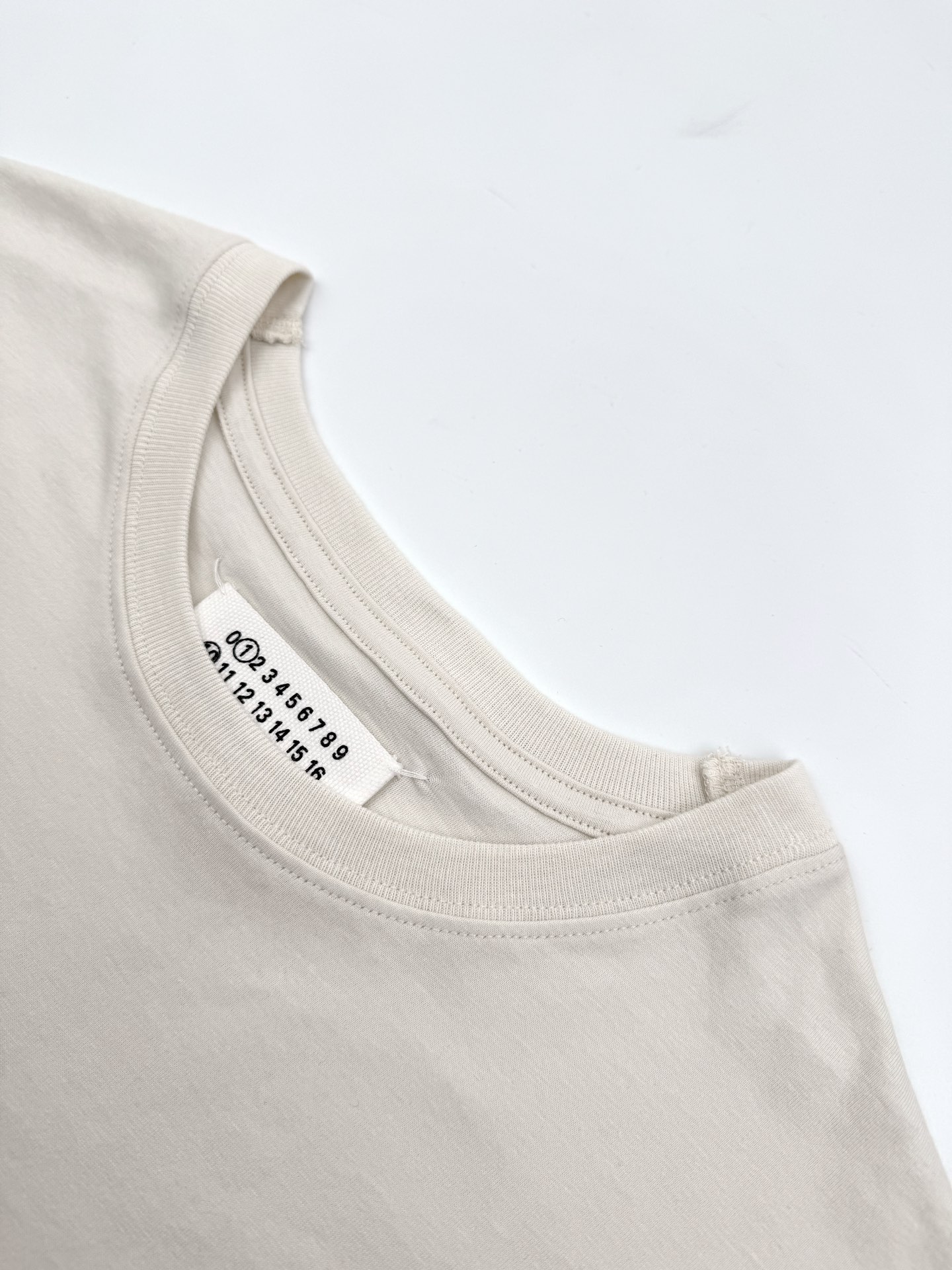 Футболка Maison Margiela с цифровым принтом