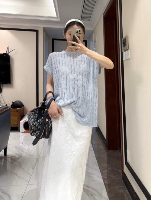 Elegant Women's Loose Fit Knitted Top - Breathable Linen Blend Cover Up 1 Elegant Women's Loose Fit Knitted Top - Breathable Linen Blend Cover Up