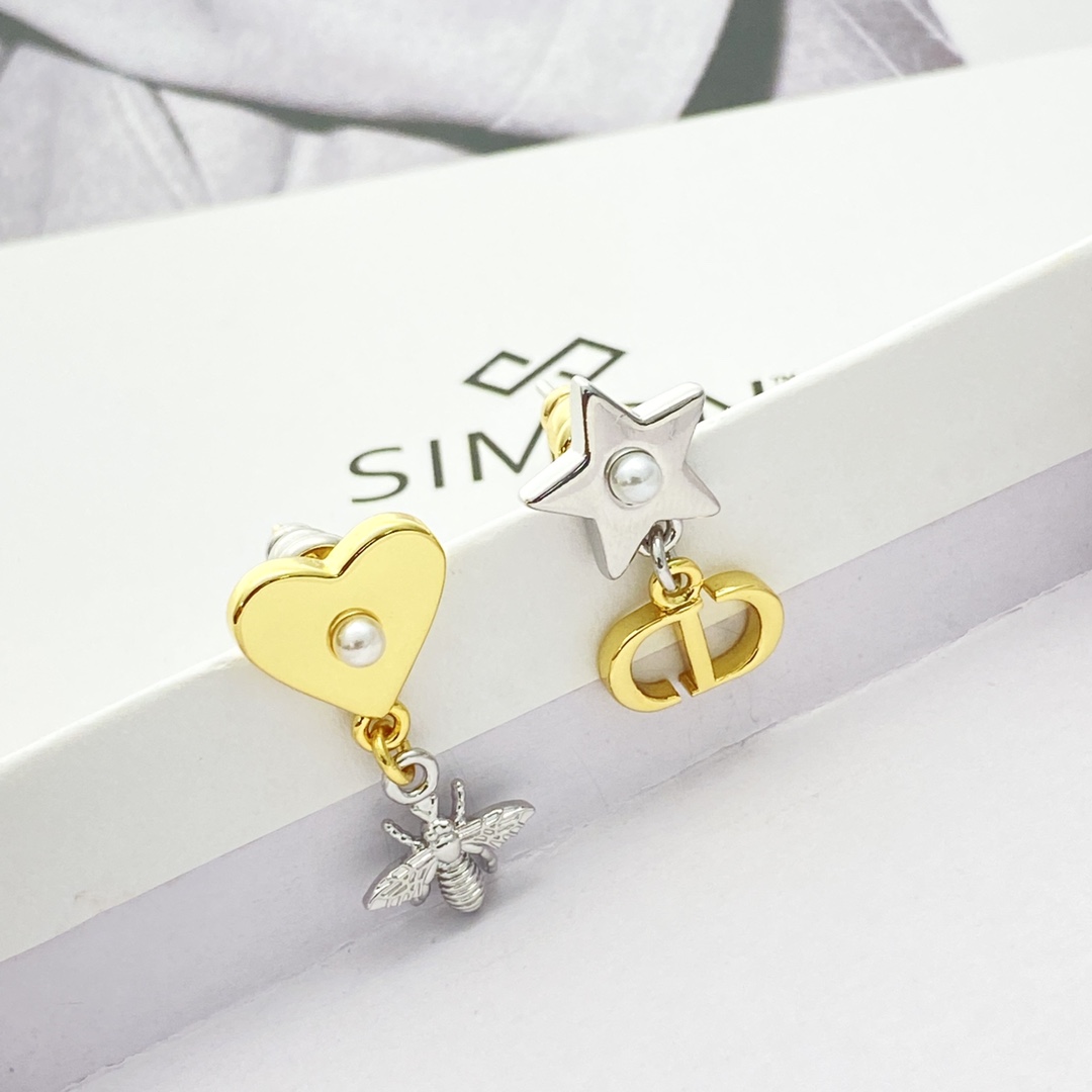 编码E3066 0247820 🛍Pendientes de DIOR en tendencia, ¡nuevo lanzamiento!🆕🆕🆕 😎Pendientes asimétricos de Dior con abeja…