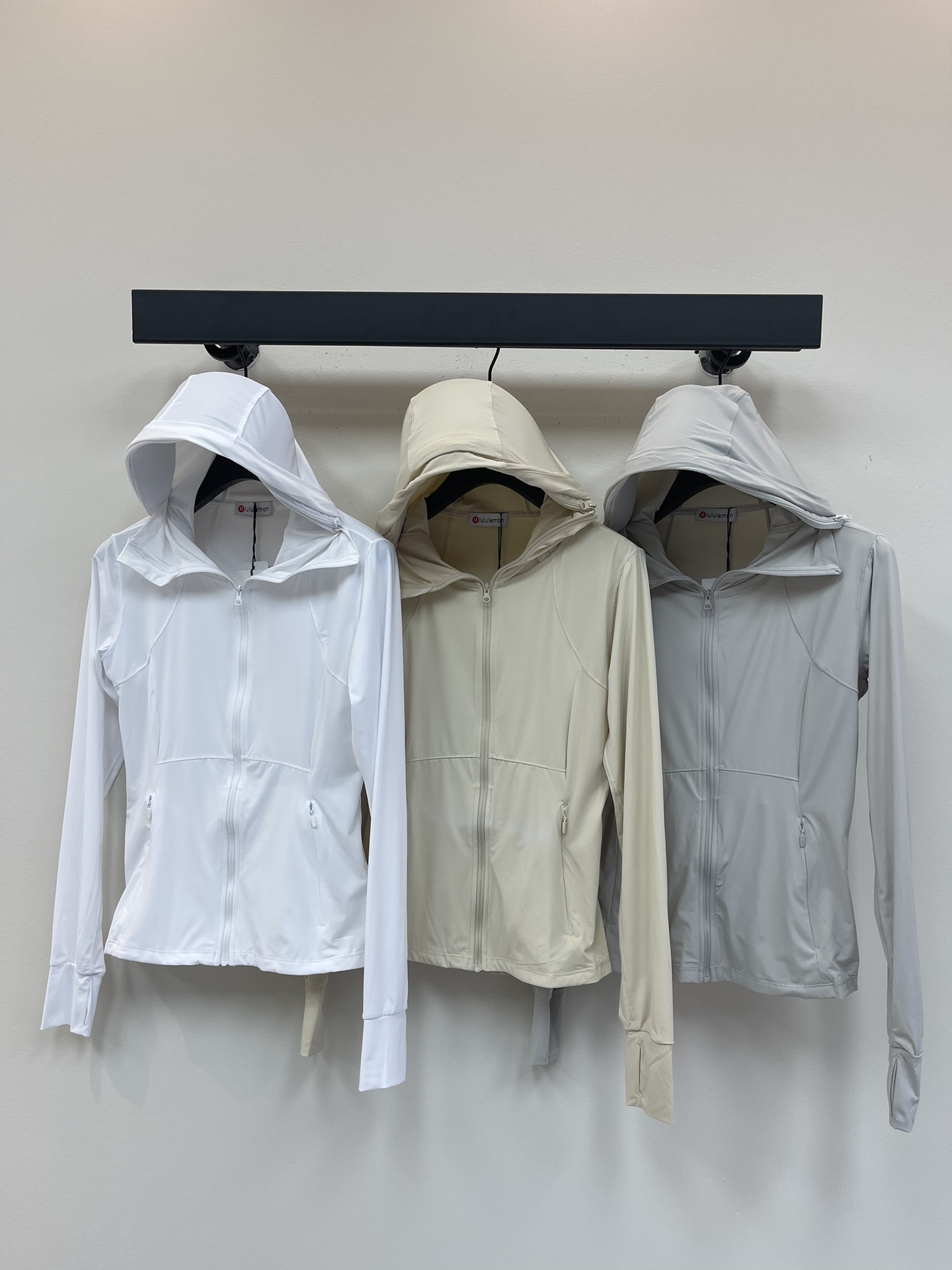 NO:334115,Lululemo* Summer outdoor hooded sun protection long-sleeved cardigan jacket UV anti-icing quick-drying sun protection clothes for women. A must-have item~ it is amazing when paired with pants or skirts!  Super suitable for spring and summer physical sun protection jacket like plastic bag~ S-XL, skirts, jackets & coats, hats, alexander wang19860909Lululemo*夏季户外连帽遮阳长袖开衫外套防紫外线冰感速干防晒衣女 单品必备款~搭配裤子或者裙子都绝绝子！ 超级适合春夏像塑料袋一样物理防晒小外套~ S-XL,,skirts,jackets & coats,hats,alexander wang,Women's clothing