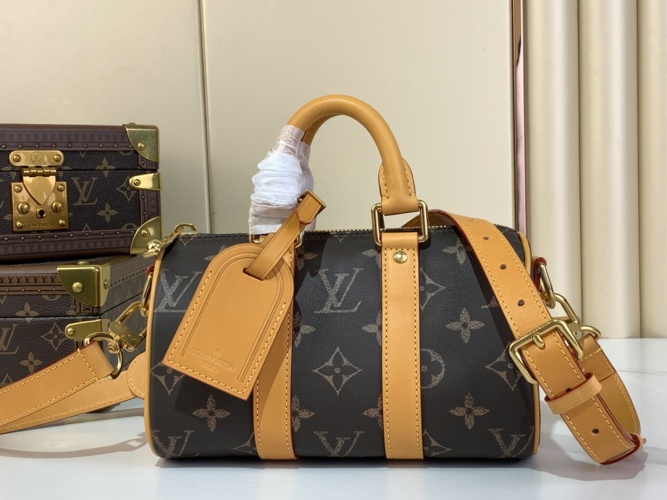 Louis Vuitton Keepall Bandouliere 25: Monogram Leather, Retro Design 1 Louis Vuitton Keepall Bandouliere 25: Monogram Leather, Retro Design