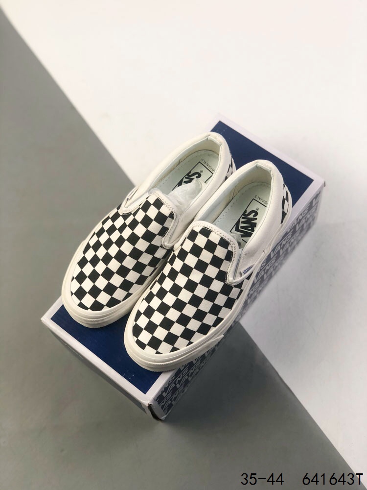 Vans Classic Slip-On Checkerboard Sneakers - Timeless Style and Comfort 3 i1746978639 6895 1