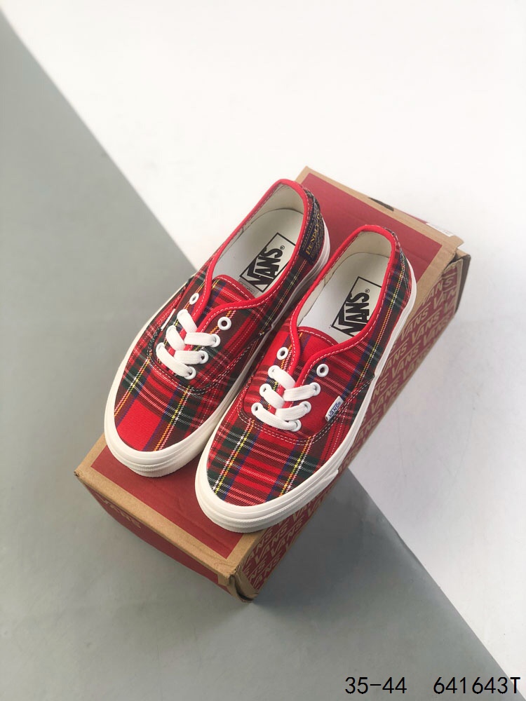 Vans Classic Slip-On Checkerboard Sneakers - Timeless Style and Comfort 8 i1746978639 8256 6
