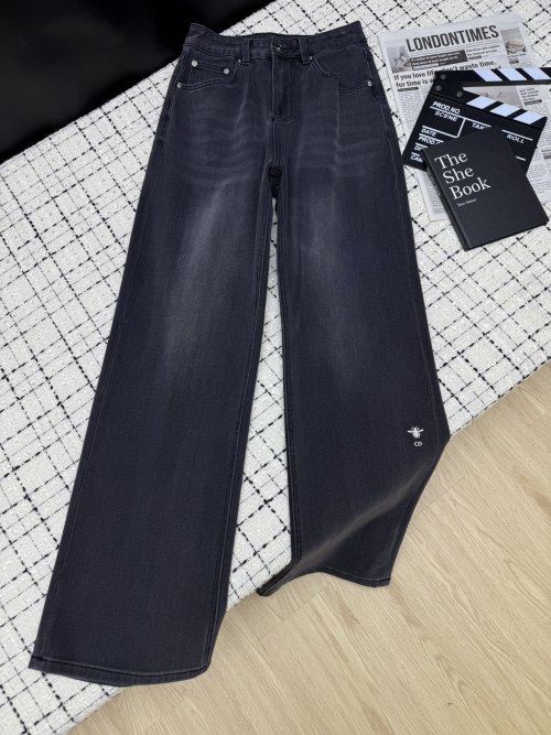 Dior 25SS Straight-Leg Denim Jeans with Embroidered Logo - Slim Fit 1 Dior 25SS Straight-Leg Denim Jeans with Embroidered Logo - Slim Fit