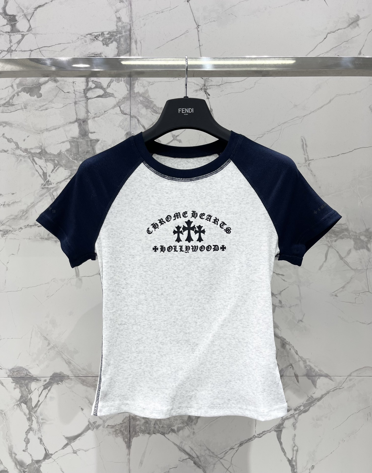𝗖𝗛𝗥𝗢𝗠𝗘 𝗛𝗘𝗔𝗥𝗧* 克罗心十字架梵文印花套装

👗👔 这套装备简直是潮人必备啊！上衣和裤子都印满