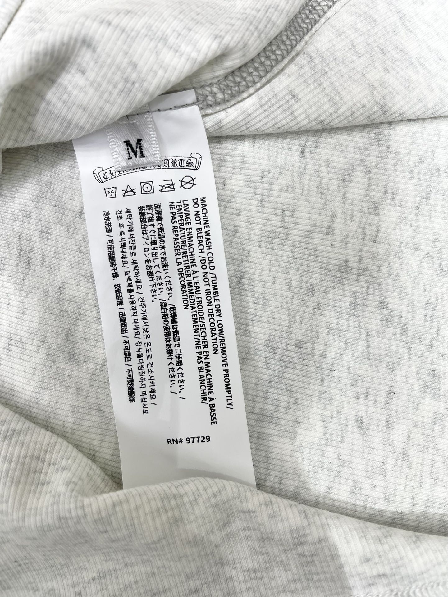 𝗖𝗛𝗥𝗢𝗠𝗘 𝗛𝗘𝗔𝗥𝗧* 克罗心十字架梵文印花套装

👗👔 这套装备简直是潮人必备啊！上衣和裤子都印满