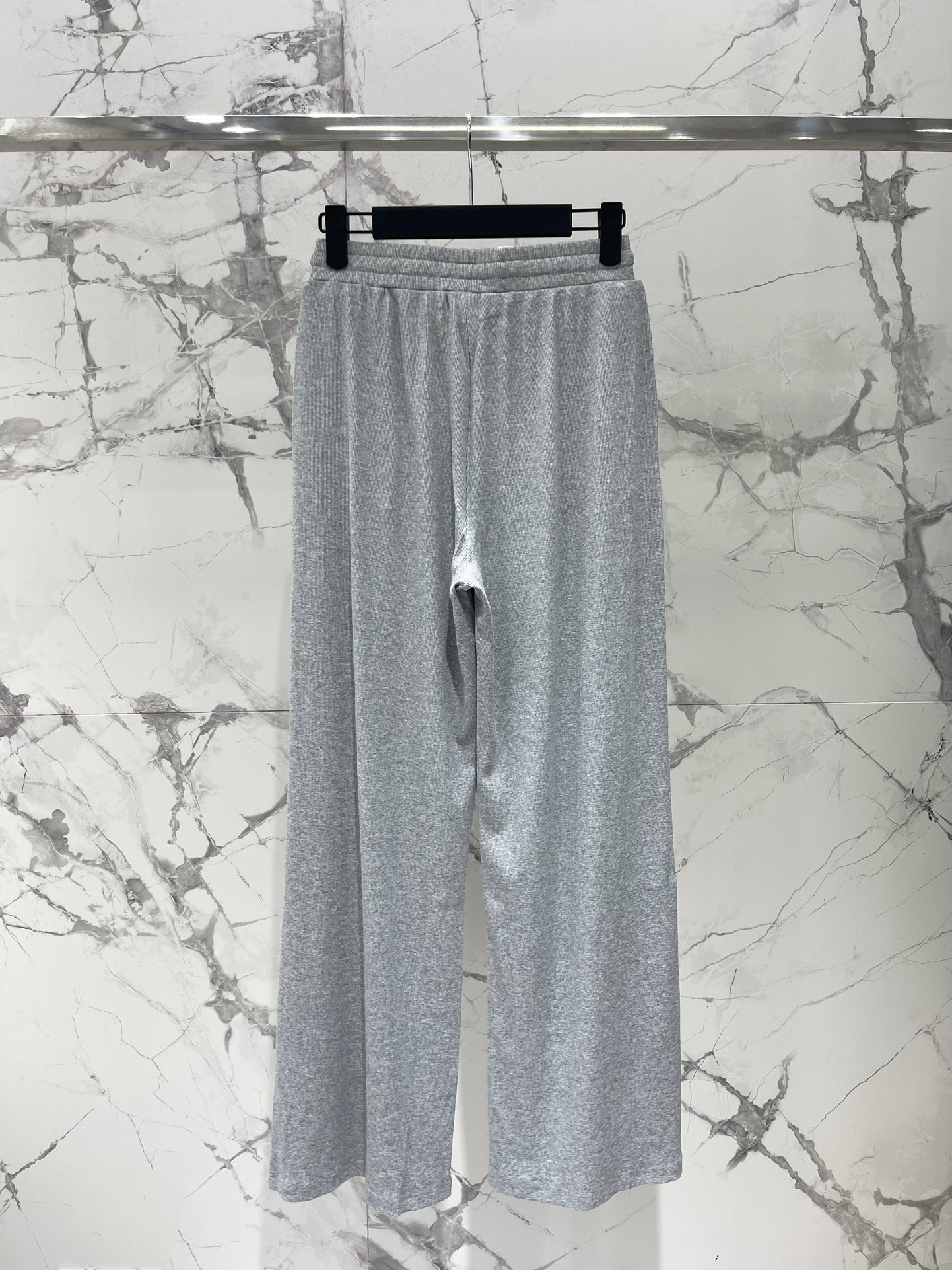 𝗖𝗛𝗥𝗢𝗠𝗘 𝗛𝗘𝗔𝗥𝗧* 克罗心十字架梵文印花套装

👗👔 这套装备简直是潮人必备啊！上衣和裤子都印满