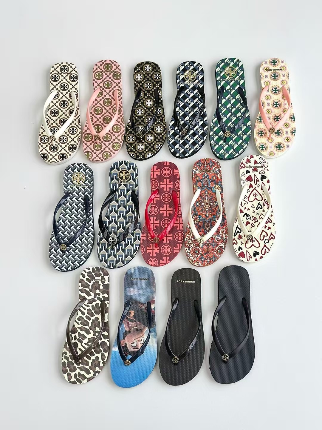 Tory Burch Women's Flip Flops Sandals - Comfortable & Stylish Summer Footwear 5 i1747021424 3347 3