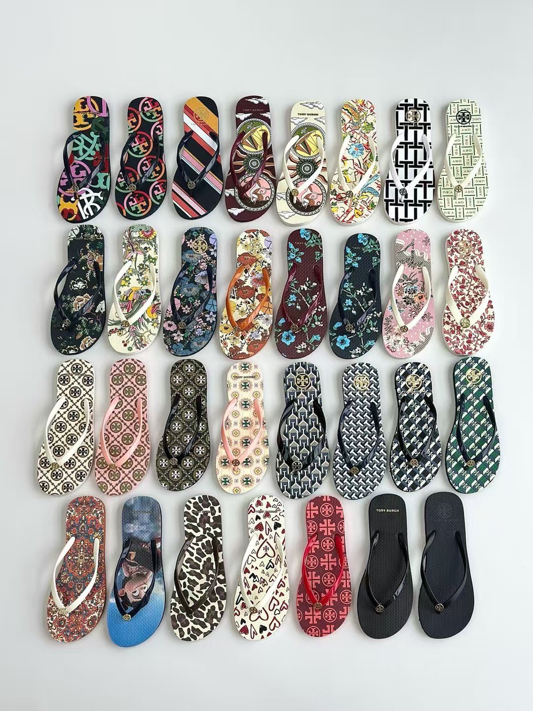 Tory Burch Women's Flip Flops Sandals - Comfortable & Stylish Summer Footwear 3 i1747021424 9359 1