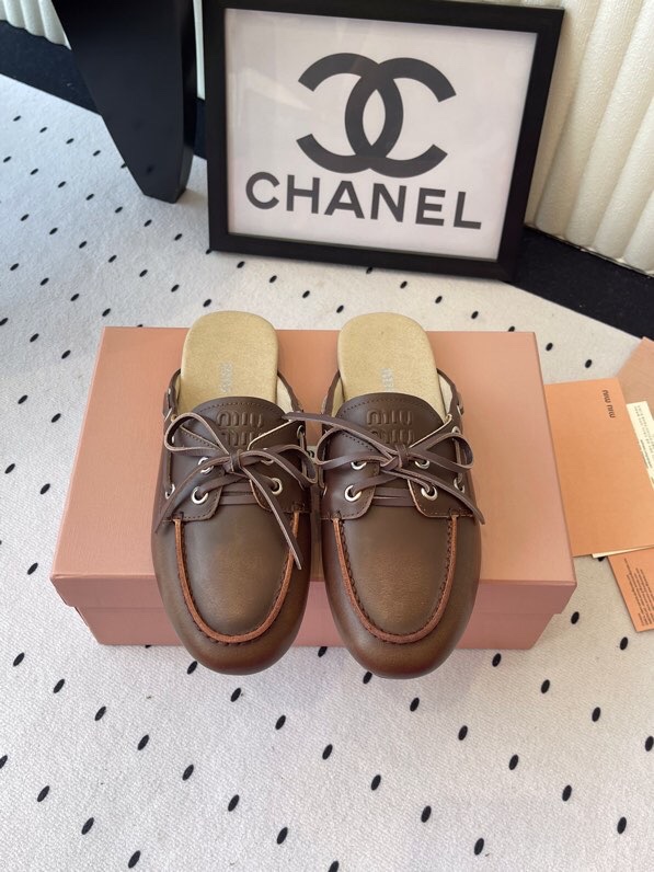 NO:266416,MiuMiu's new summer retro semi-torch, high-version shipment, fashionable, comfortable and versatile, retro, old-fashioned color rubbing technology, convenient and fast to go out, imported cowhide upper, original non-slip sole, Size: 35-40, semi-torch, miumiu, cowhide19860909MiuMiu新款夏季复古半拖 高版本出货 时尚舒适百搭 复古做旧擦色工艺 出门方便快捷 进口头层牛皮鞋面 原版防滑大底 Size: 35-40,半拖,miumiu,cowhide,Women's Shoes