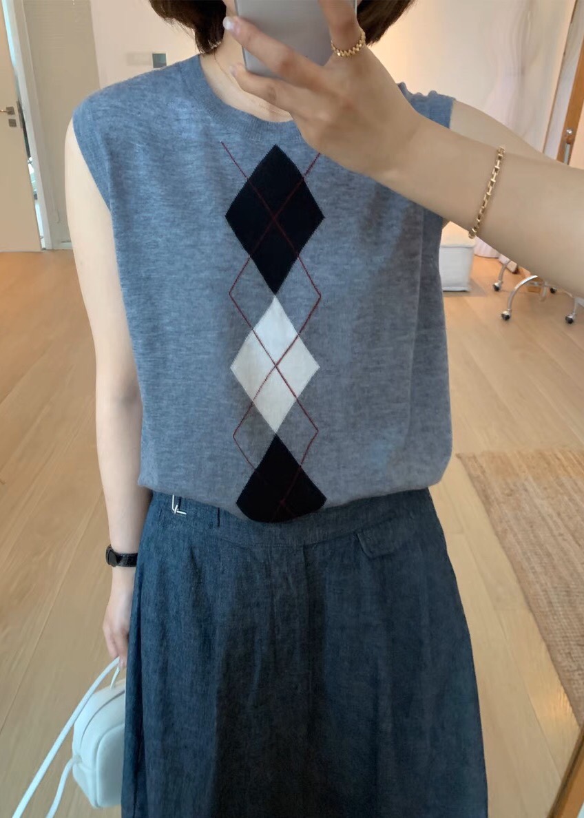 Miu-Inspired Merino Wool Argyle Knit Vest Top - Soft, Lightweight & Stylish 4 i1747041590 5295 3