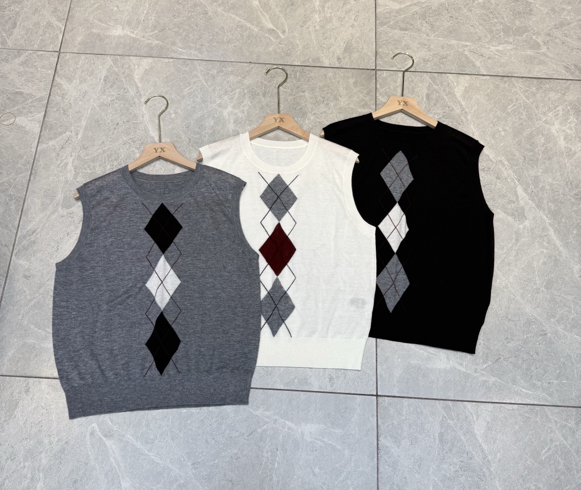 Miu-Inspired Merino Wool Argyle Knit Vest Top - Soft, Lightweight & Stylish 9 i1747041590 7576 8