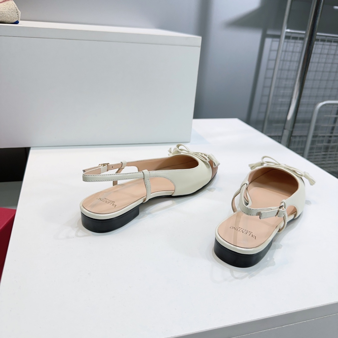 Valentino’s Newest Butterfly Shoes for Spring/Summer 2025: High Quality and Stylish! - 图片 5