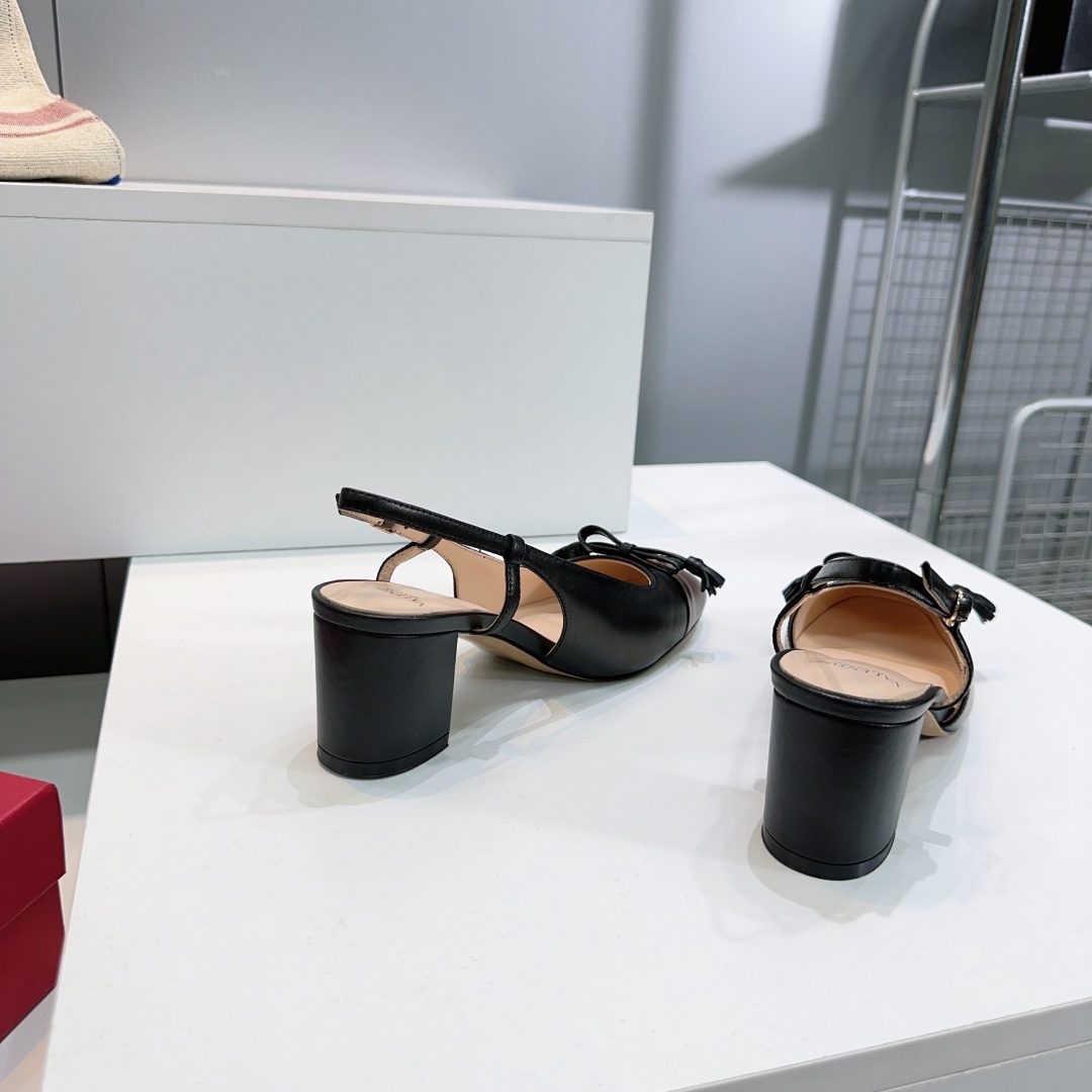 Valentino’s High-Quality Butterfly Shoes for Spring/Summer 2025: Top-Level Italian Craftsmanship. - 图片 5