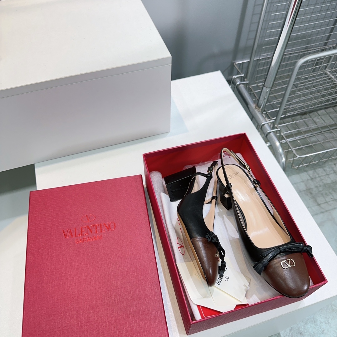 Valentino’s High-Quality Butterfly Shoes for Spring/Summer 2025: Top-Level Italian Craftsmanship. - 图片 7