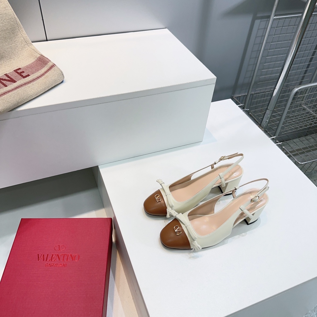 Valentino’s High-Quality Butterfly Shoes: Spring/Summer 2025 Collection