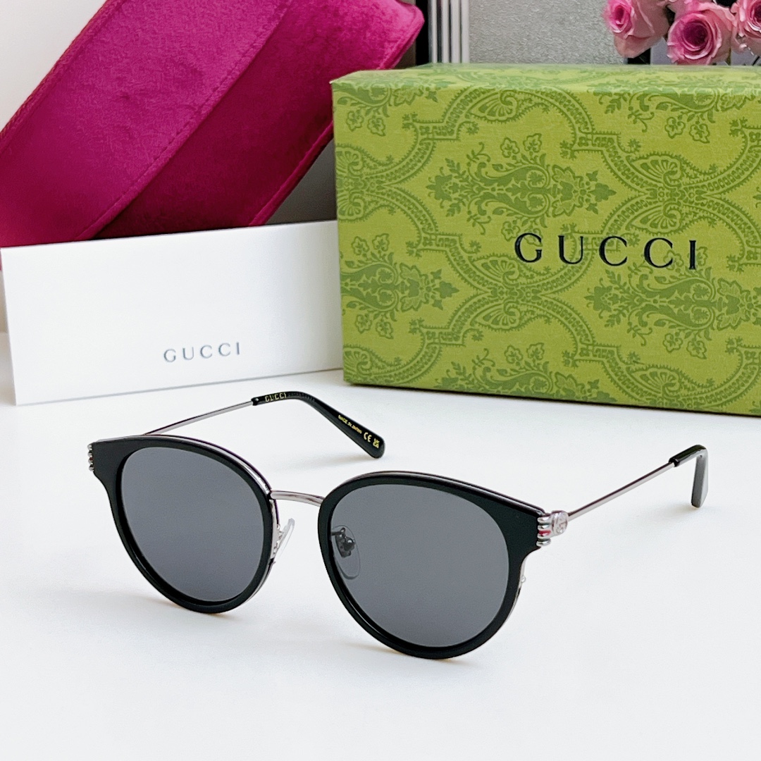  GUCC* 新品
MOD：GG1885OA 
SIZE：51口20-145
原版高品质
配光百搭镜框
