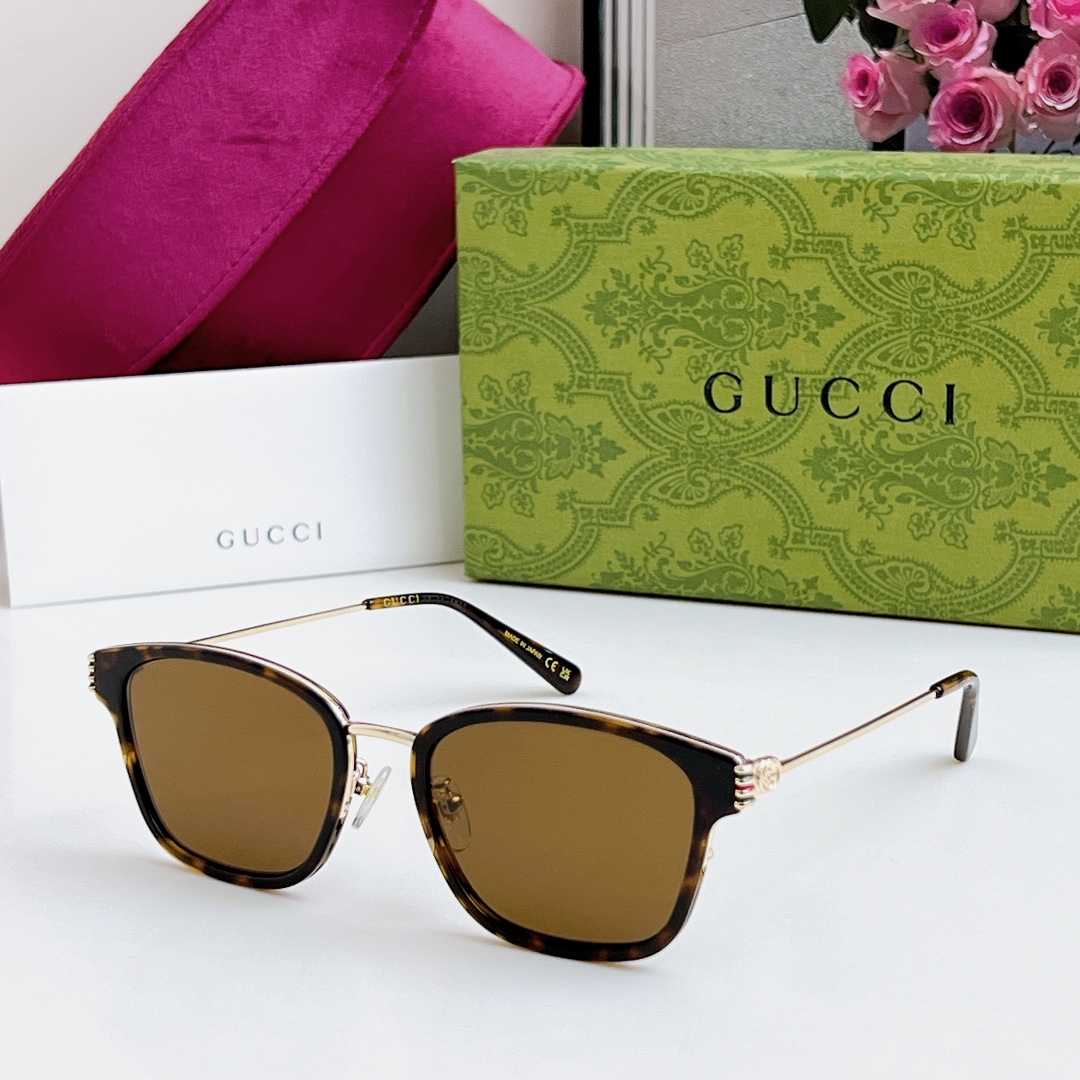  GUCC* 新品
MOD：GG1886OA 
SIZE：53口20-145
原版高品质
配光百搭镜框
