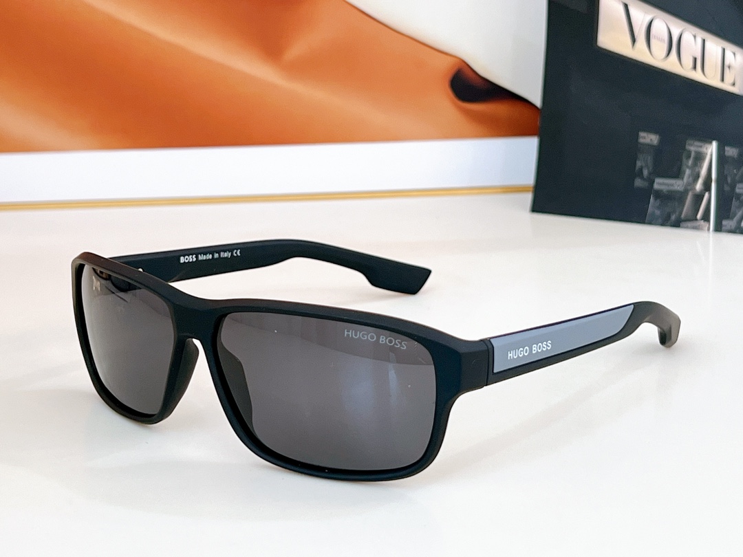 HUGO BOSS
MOD：24022
Size：60口14-135