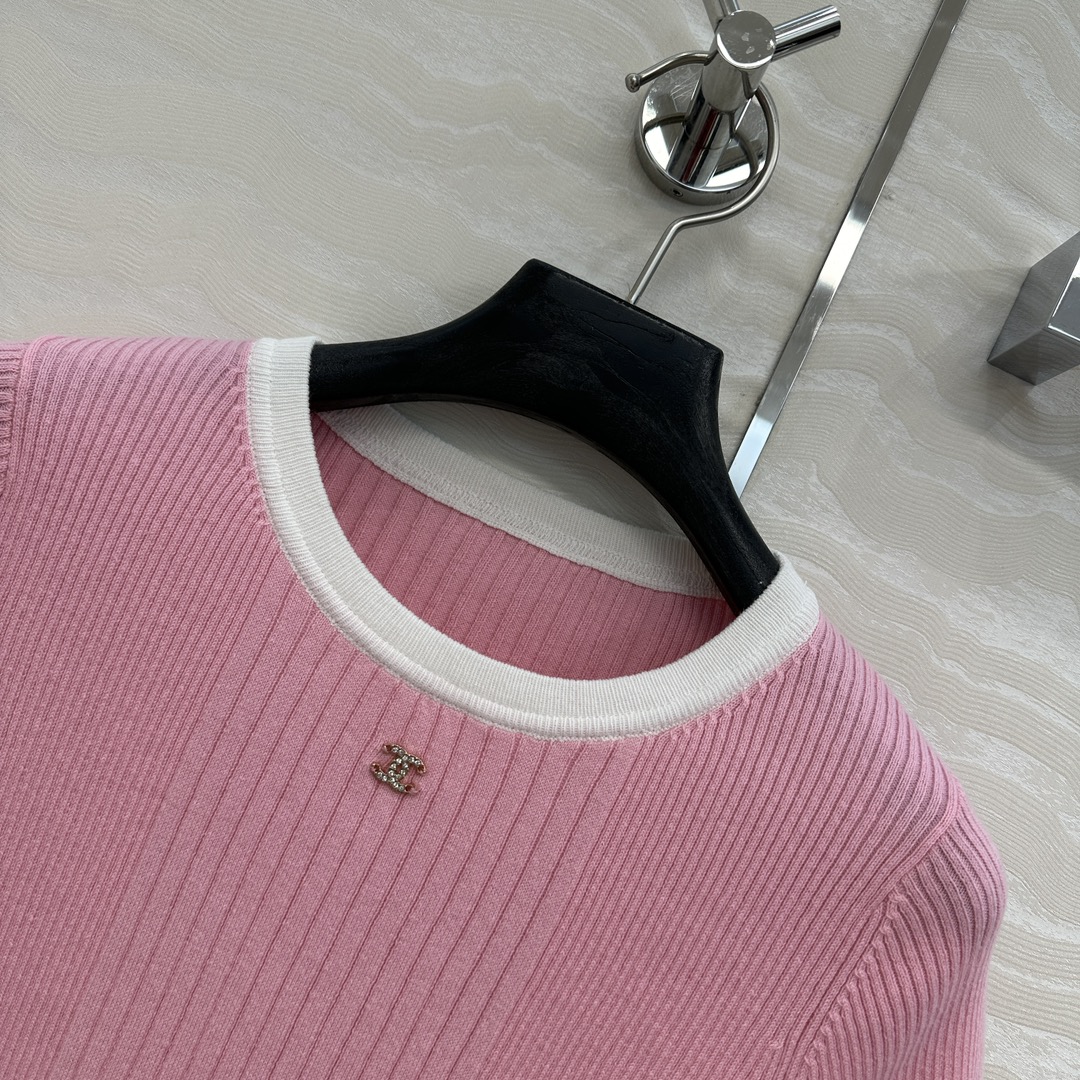 独家首发❤️高端原单品质，Coco沙滩春夏新品！撞色修身针织上衣！金属装饰设计百搭减龄又时髦！瑞士机18