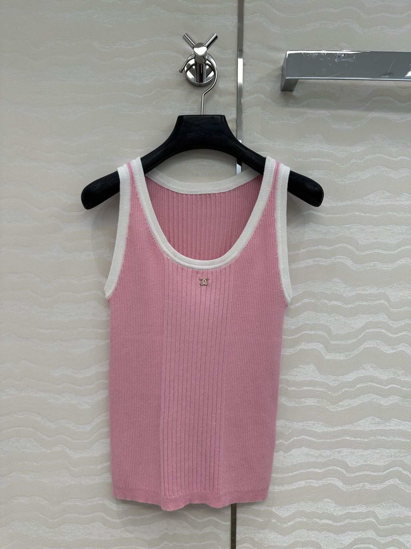 独家首发❤️高端原单品质，Coco沙滩春夏新品！撞色修身针织背心！金属装饰设计百搭减龄又时髦！瑞士机18