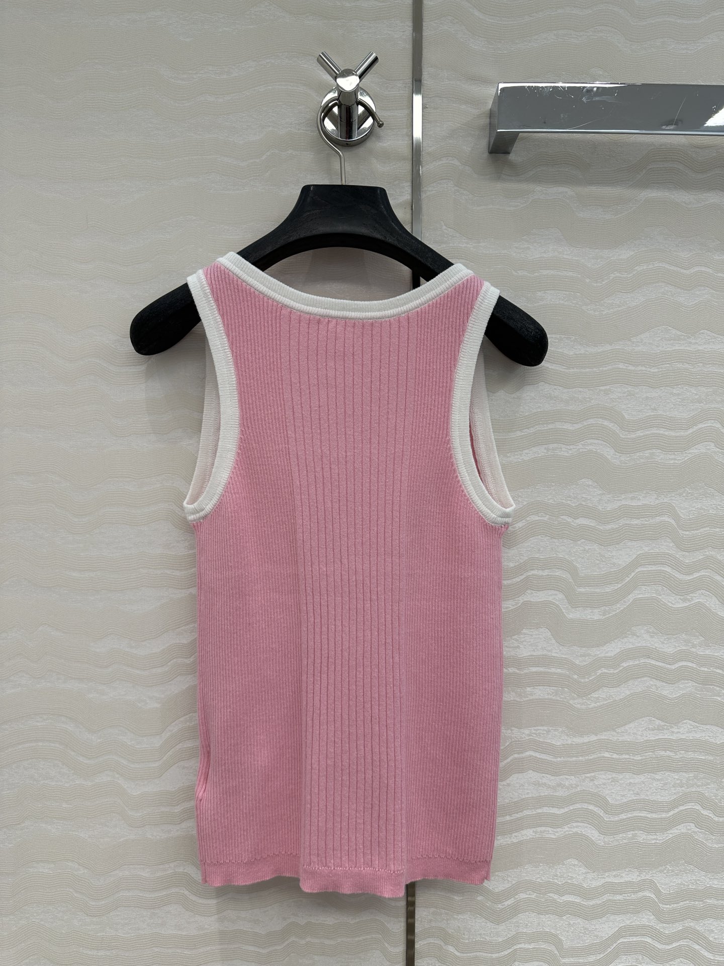 独家首发❤️高端原单品质，Coco沙滩春夏新品！撞色修身针织背心！金属装饰设计百搭减龄又时髦！瑞士机18