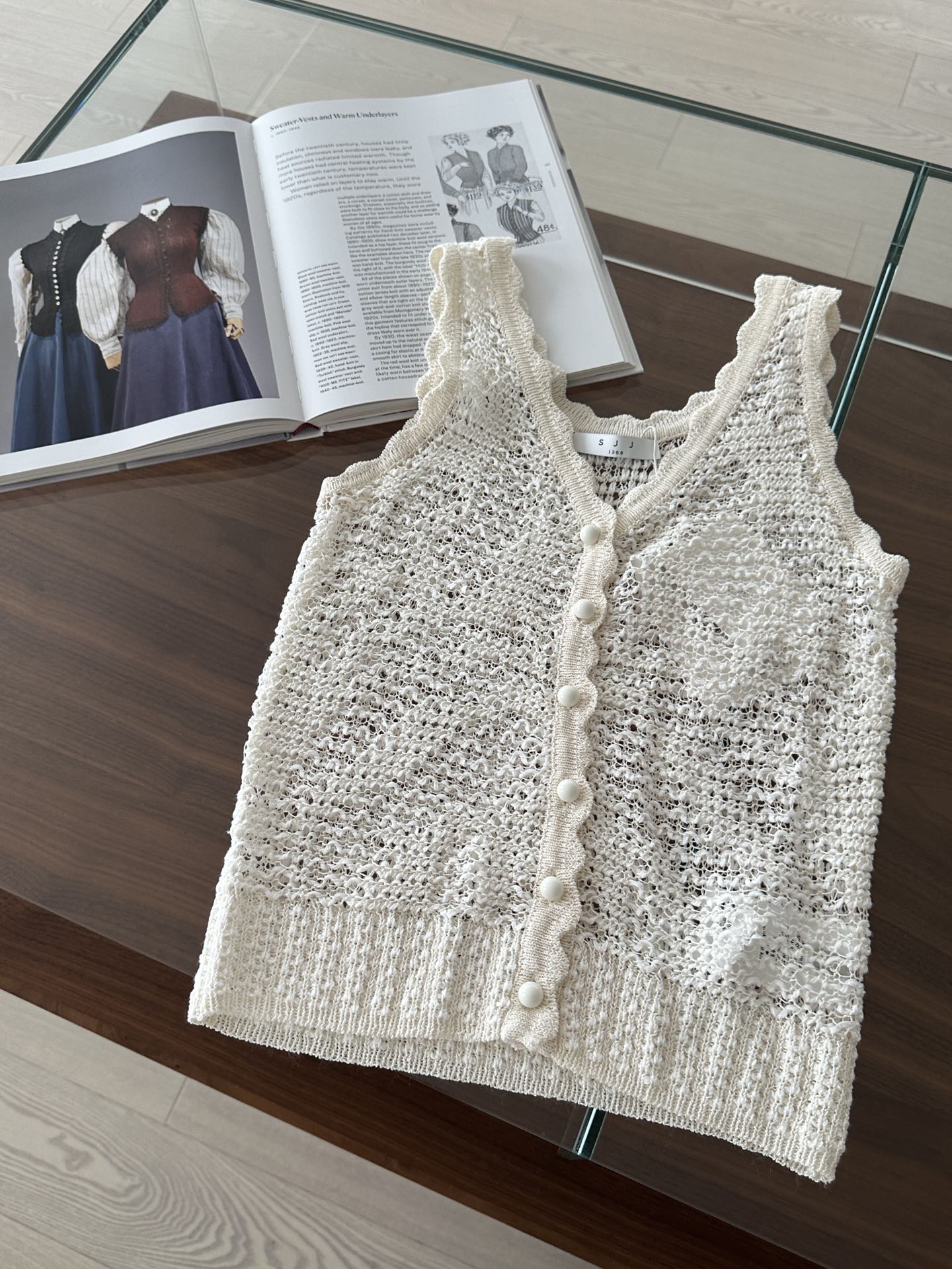 NO:333406,YS ｜New Summer Collection Xiaoxiangfeng Summer Vest Comfortable and Advanced Beautiful SML,,alexander wang19860909YS ｜New Summer Collection 小香风夏日背心 舒适高级 美丽  SML,,alexander wang,Women's clothing