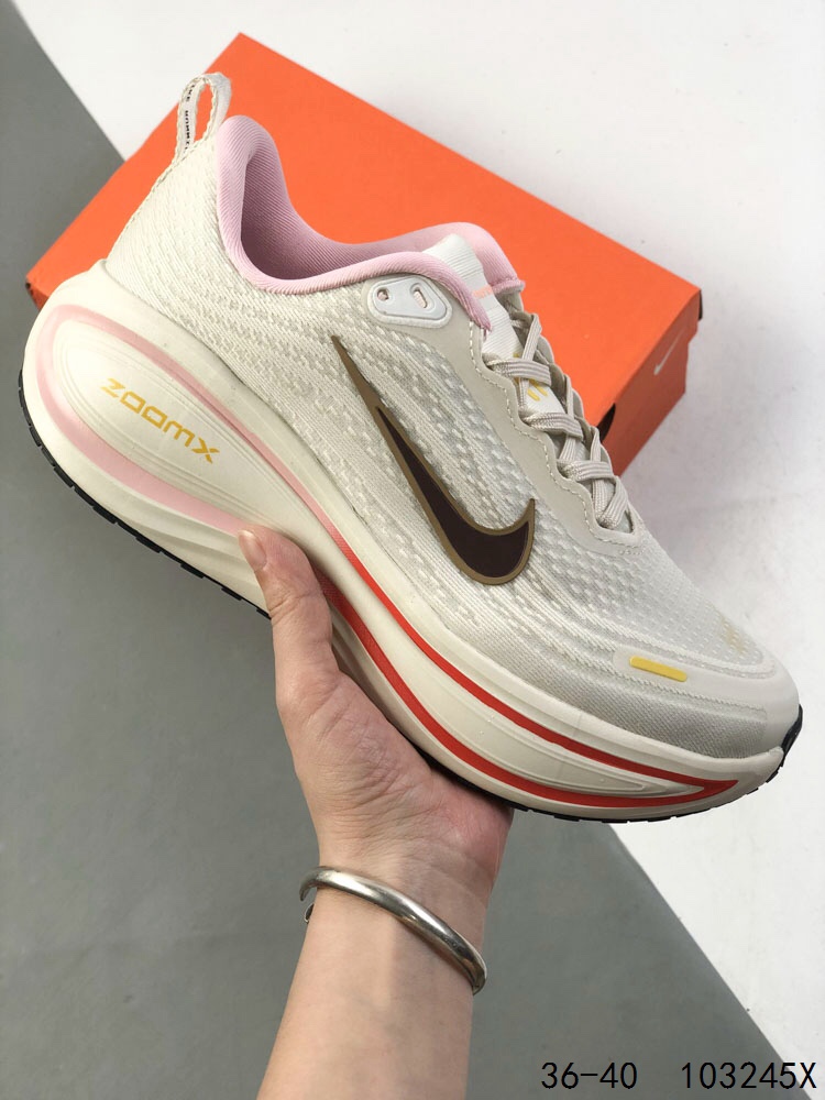 Nike Air Zoom Vomero 18: Responsive Cushioning for Ultimate Comfort 3 i1747121764 8900 1