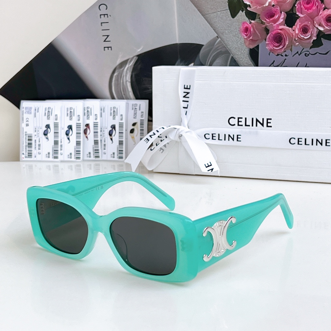  CELINE 高版本出货～
百搭方形超大凯旋门
MOD：CL40282 
SIZE：53口17-145