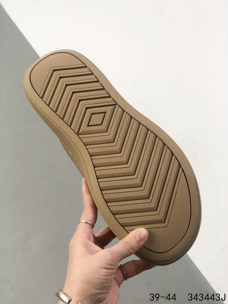 ECCO Casual Sneakers: Stylish, Comfortable, and Perfect for Everyday Wear 8 i1747153501 8197 6