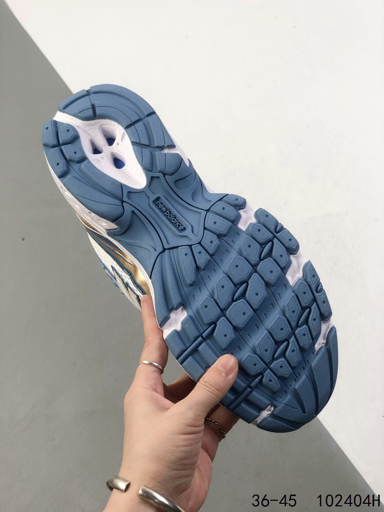 New Balance 740 Retro Running Shoes - Stylish & Comfortable Sneakers 6 i1747154285 7896 4