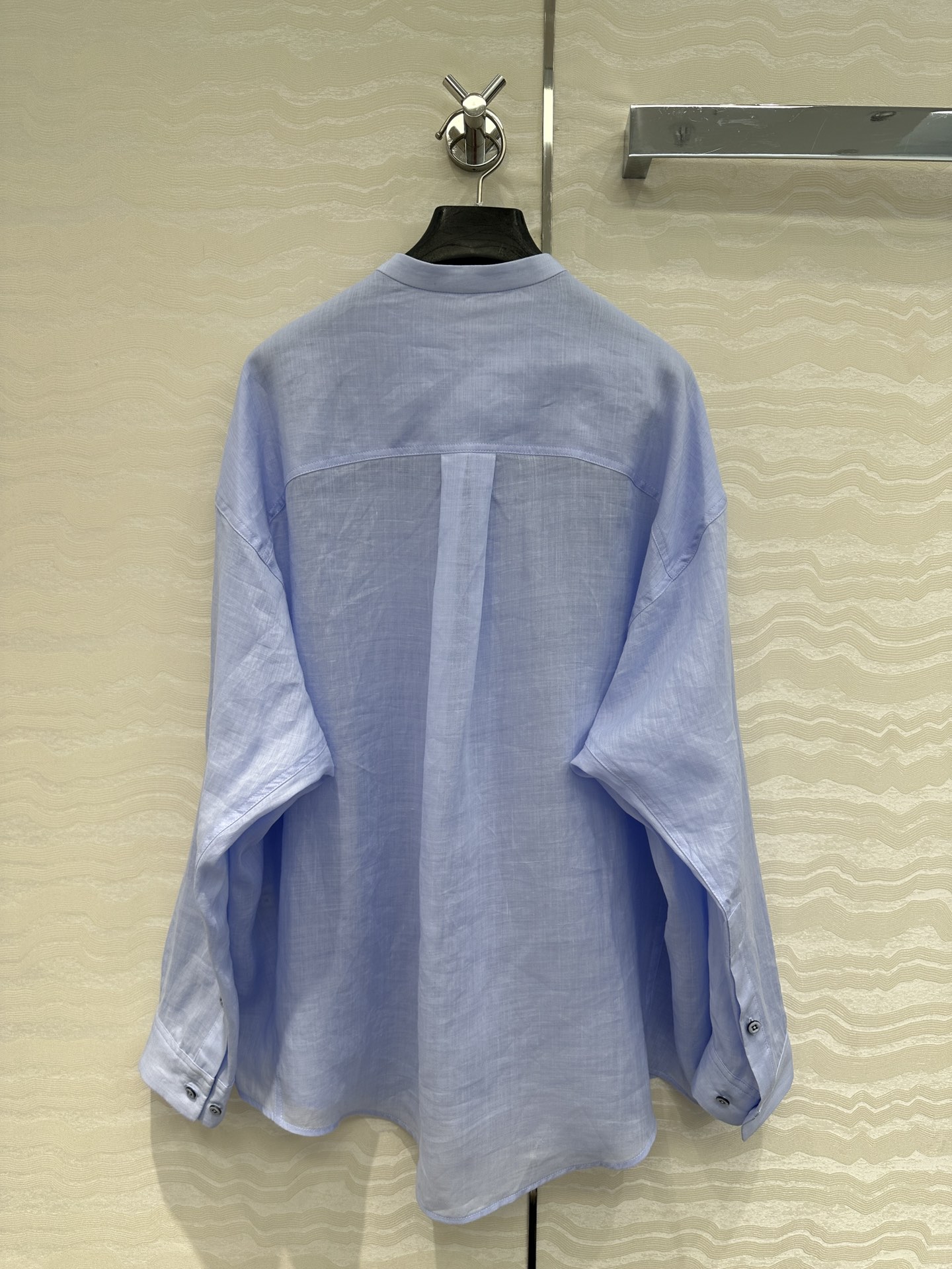 High-End Monolithic T-shirts with U-collar Vest: Exclusive Custom Collection - 图片 9