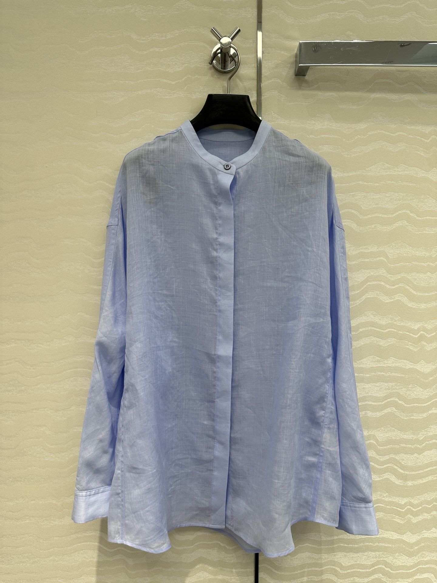High-End Monolithic T-shirts with U-collar Vest: Exclusive Custom Collection - 图片 2
