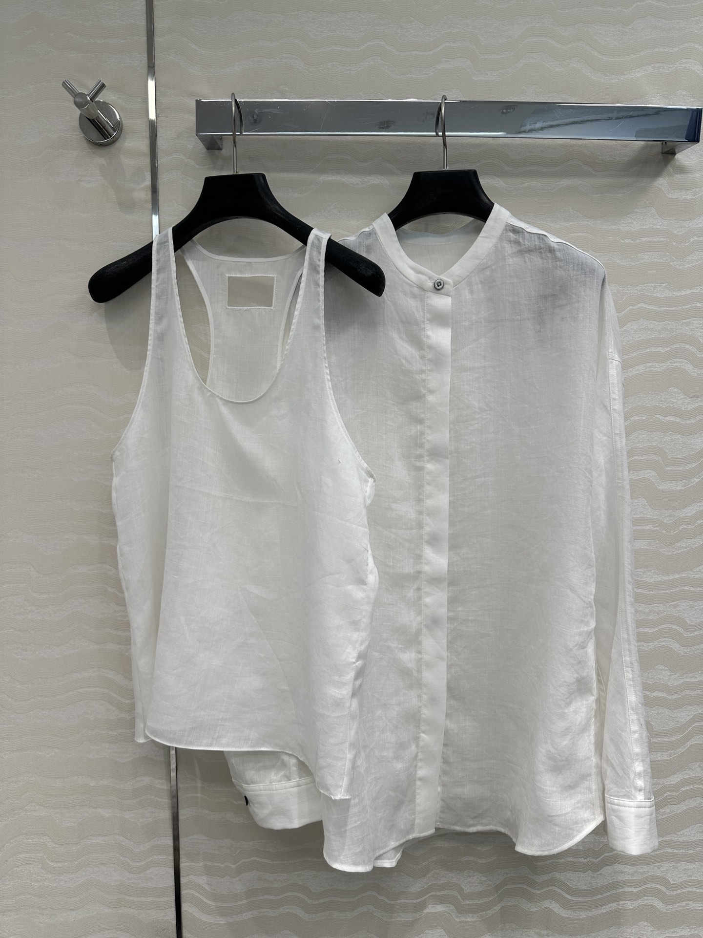 High-End Female Suit Set: Exclusive Quality, Stylish Design, Multiple Pieces Included