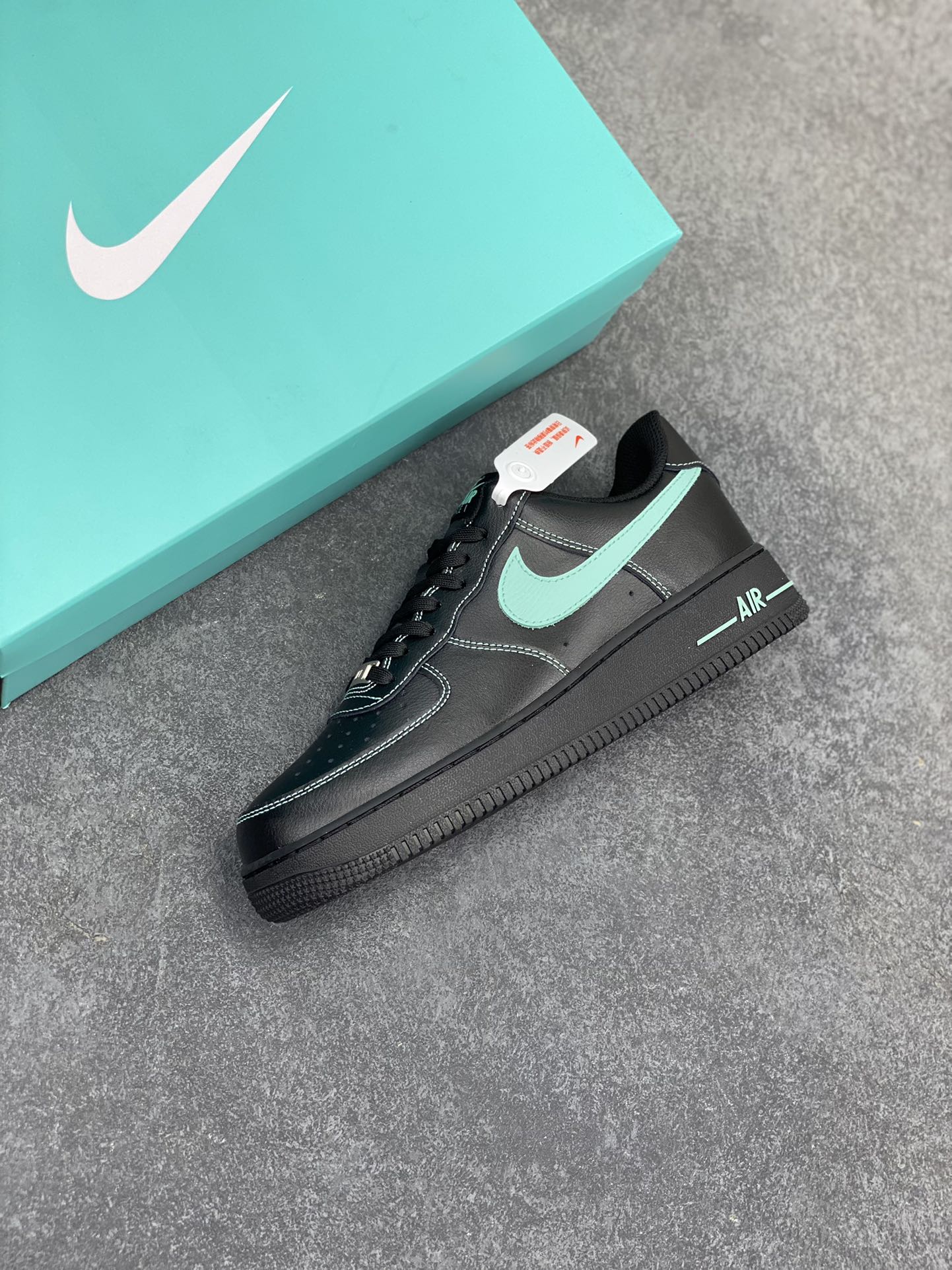 图片[7]-Nike Air Force 1 Low 蒂芙尼 原楦头原纸板 打造纯正空军版型 专注外贸渠道 全掌内置蜂窝气垫 原盒配件 原厂中底钢印、拉帮完美 货号：HQ2037-002 尺码：36 36.5 37.5 38 38.5 39 40 40.5 41 42 42.5 43 44 44.5 45-选品中心