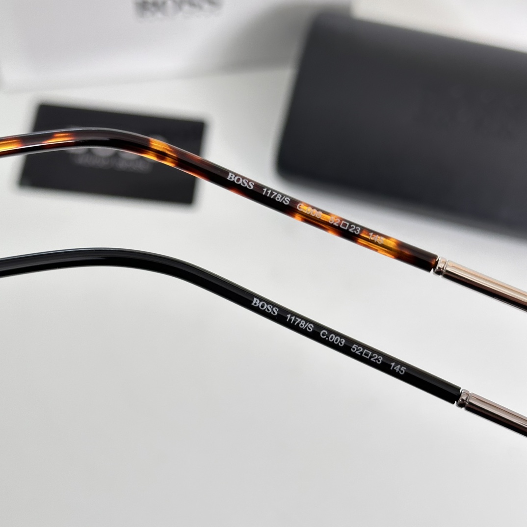  ‼️BOSS 1178/S  Size：52口23-145 
太阳眼镜 🕶高品质 
不挑脸 火的狠 🍁