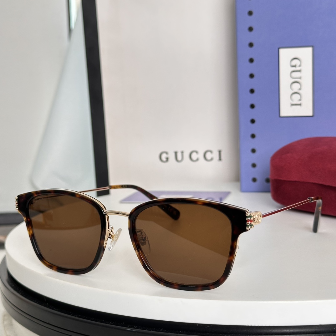  ‼️GUCC* 新品
MOD：GG1886OA 
SIZE：53口20-145
原版高品质
配光百搭镜