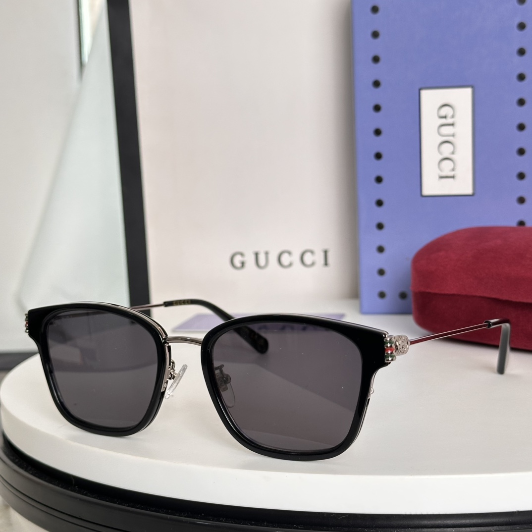  ‼️GUCC* 新品
MOD：GG1886OA 
SIZE：53口20-145
原版高品质
配光百搭镜