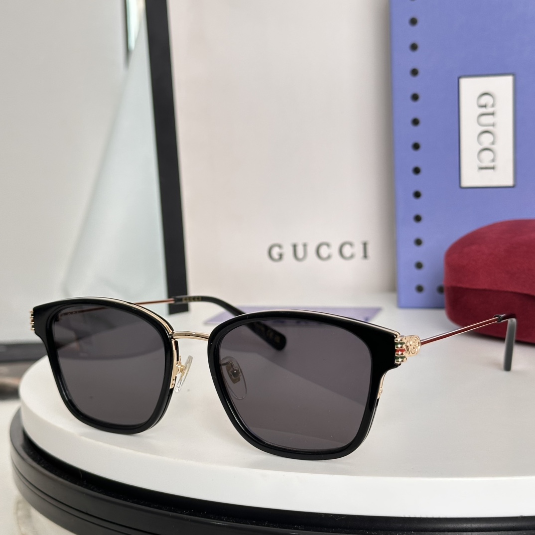  ‼️GUCC* 新品
MOD：GG1886OA 
SIZE：53口20-145
原版高品质
配光百搭镜