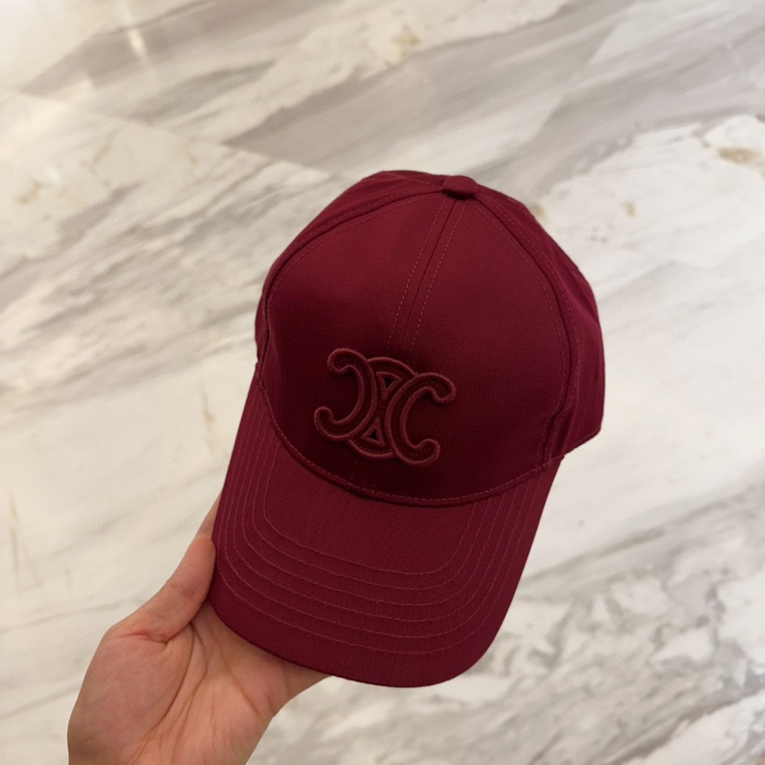 

CELIN*·赛琳ss新款凯旋门绣花棒球帽🧢帽型完全按照定做。凯旋门图案章仔区别市面版本，大小及圈圈