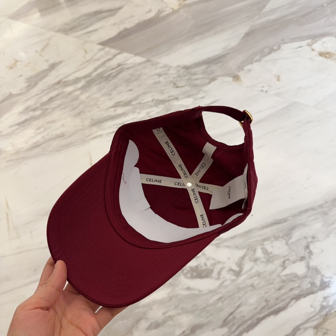 

CELIN*·赛琳ss新款凯旋门绣花棒球帽🧢帽型完全按照定做。凯旋门图案章仔区别市面版本，大小及圈圈