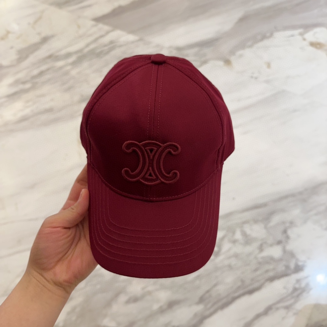 

CELIN*·赛琳ss新款凯旋门绣花棒球帽🧢帽型完全按照定做。凯旋门图案章仔区别市面版本，大小及圈圈