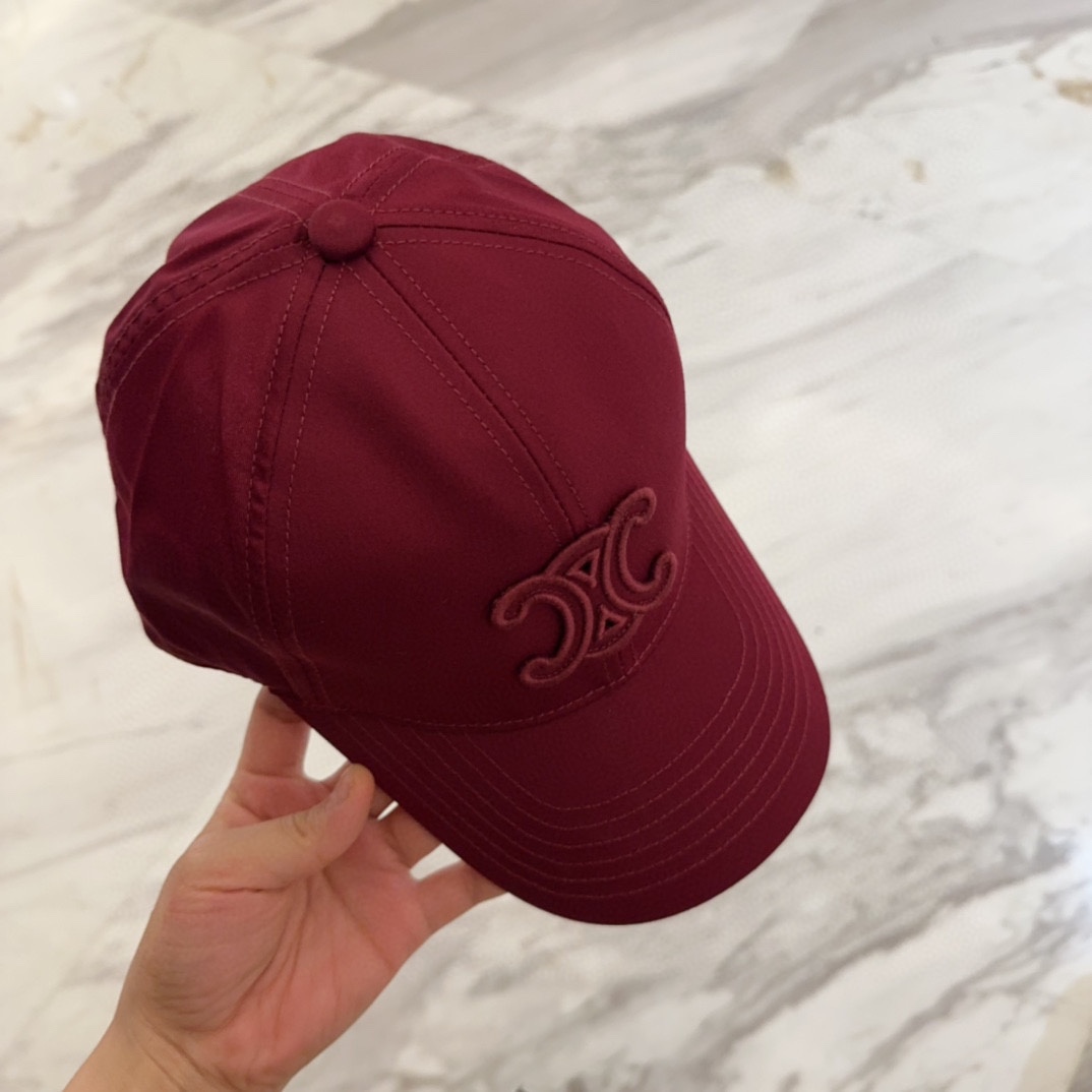 

CELIN*·赛琳ss新款凯旋门绣花棒球帽🧢帽型完全按照定做。凯旋门图案章仔区别市面版本，大小及圈圈