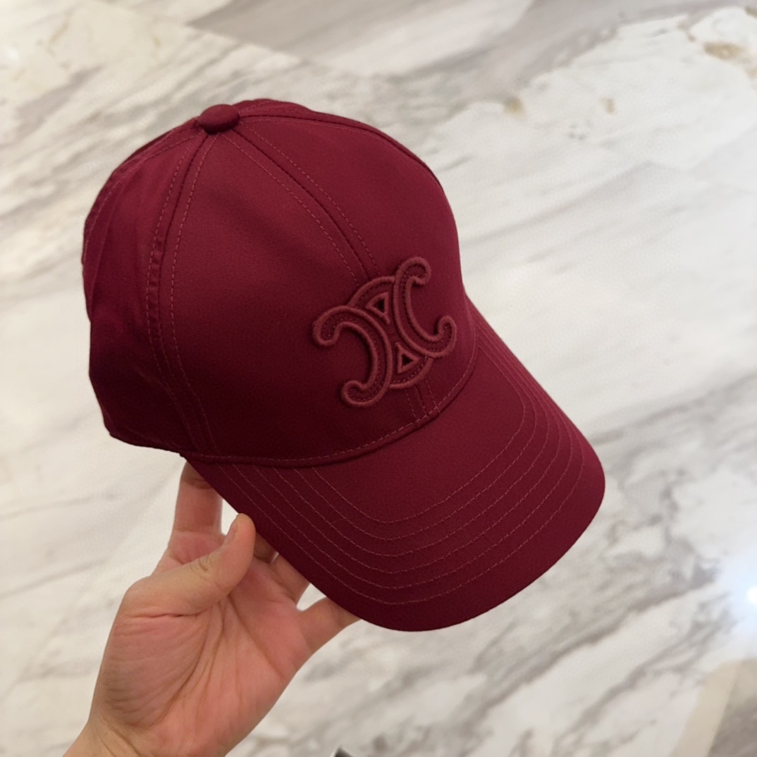 

CELIN*·赛琳ss新款凯旋门绣花棒球帽🧢帽型完全按照定做。凯旋门图案章仔区别市面版本，大小及圈圈