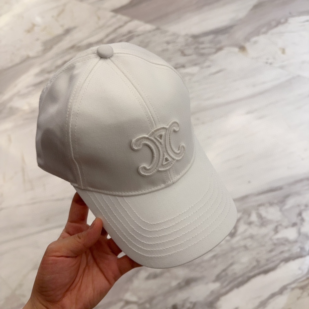 

CELIN*·赛琳ss新款凯旋门绣花棒球帽🧢帽型完全按照定做。凯旋门图案章仔区别市面版本，大小及圈圈