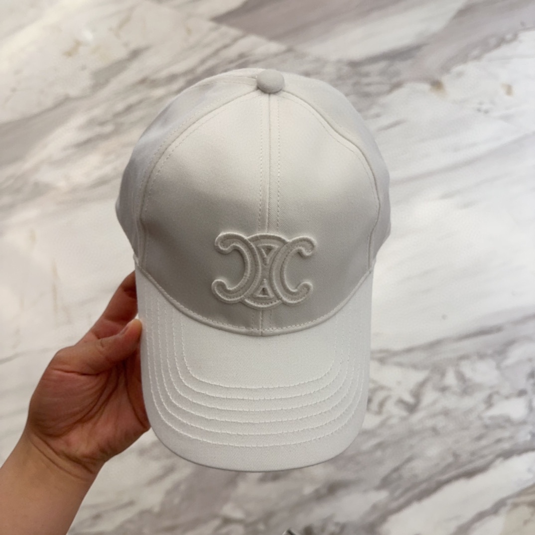 

CELIN*·赛琳ss新款凯旋门绣花棒球帽🧢帽型完全按照定做。凯旋门图案章仔区别市面版本，大小及圈圈