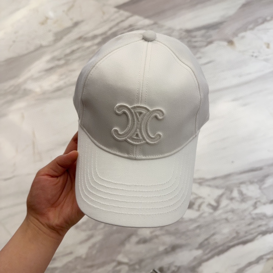 

CELIN*·赛琳ss新款凯旋门绣花棒球帽🧢帽型完全按照定做。凯旋门图案章仔区别市面版本，大小及圈圈